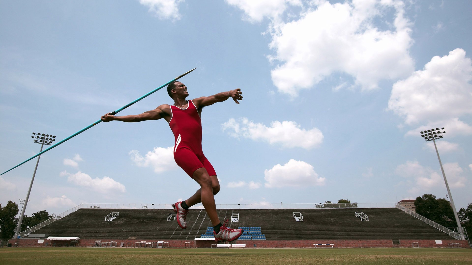 “马科斯·梅特罗的速度与敏捷，成为阿根廷美洲狮队防守的核心力量”
